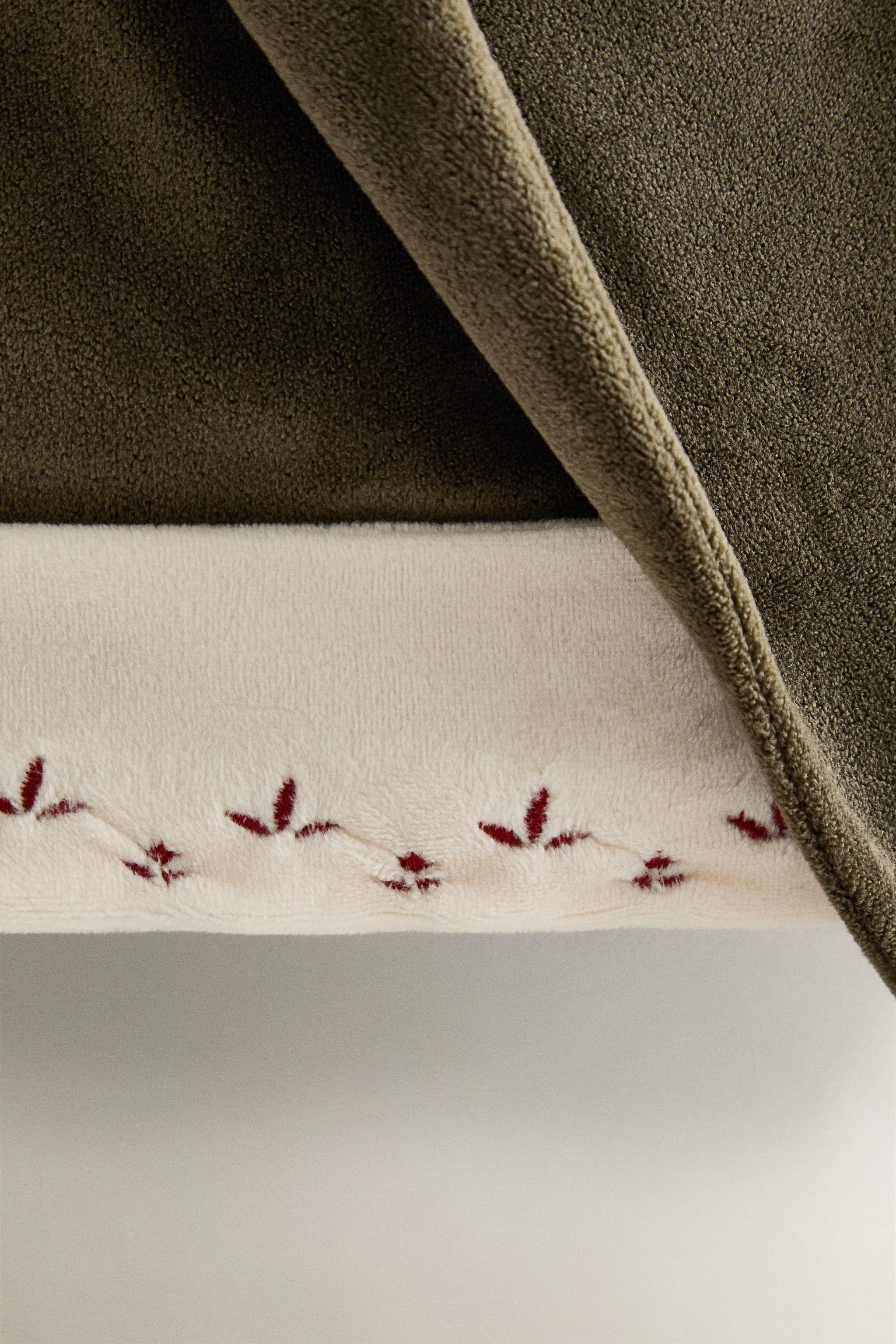 CHILDREN'S CHRISTMAS ELF HAT